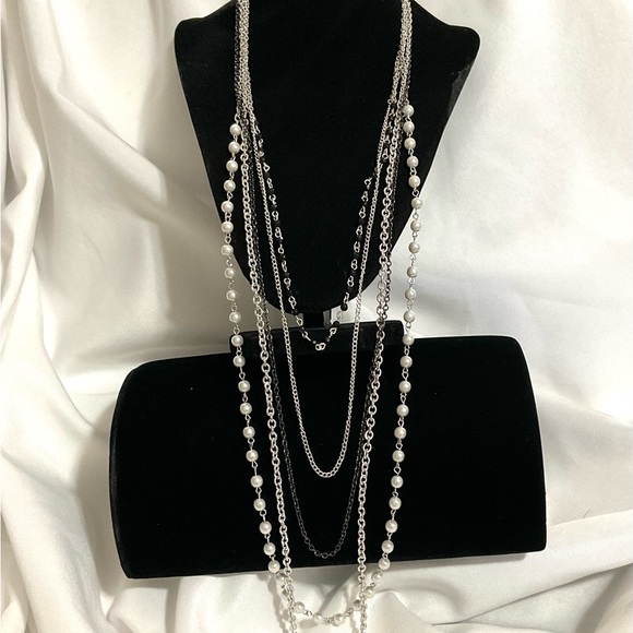 5 Strand Claire’s Necklace - Picture 5 of 8